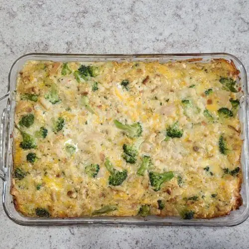 Easy Creamy Chicken and Broccoli Casserole